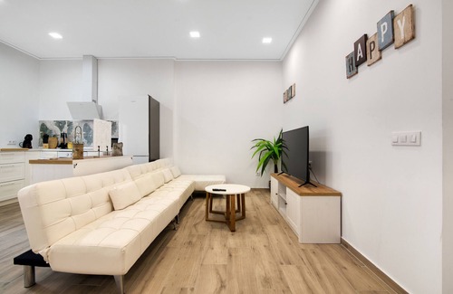 Gandia Apartment | Apartment 'Lope De Vega Bajo' with Private Terrace, Wi-Fi and Air Conditioning