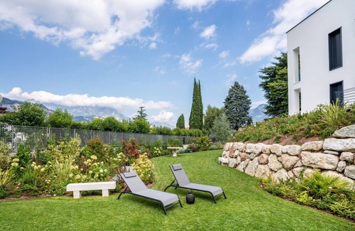 Ravina Apartment | Apartment Luxury Hotel 'Midum Family Balcony' with Mountain View, Wi-Fi and Air Conditioning