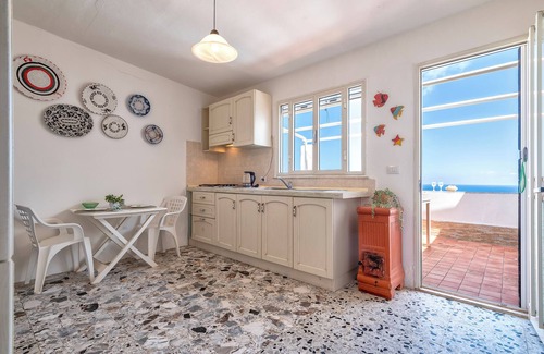 Castelsardo Apartment | Apartment 'Magic Sea View Borgo Castelsardo' with Sea View, Balcony and Air Conditioning