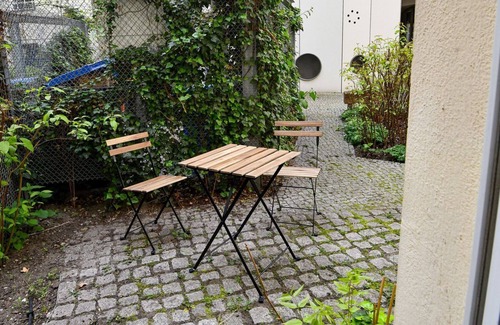 Friedrichshain Apartment | Apartment 'Maisonette Friedrichshainer' with Wi-Fi
