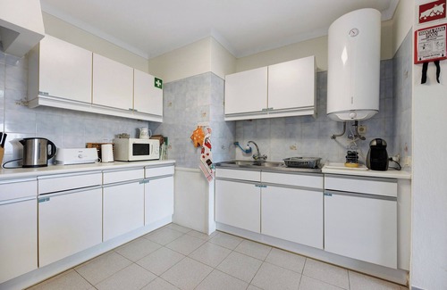 Vale de Centianes Apartment | Apartment 'Mar-Colina-Sol' with Sea View, Beach Access, Terrace & Wi-Fi