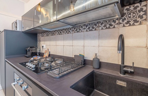 Santa Lucia Apartment | Apartment 'Mille E Una Notte - Suoni D'Acqua' with Private Terrace, Wi-Fi and Air Conditioning
