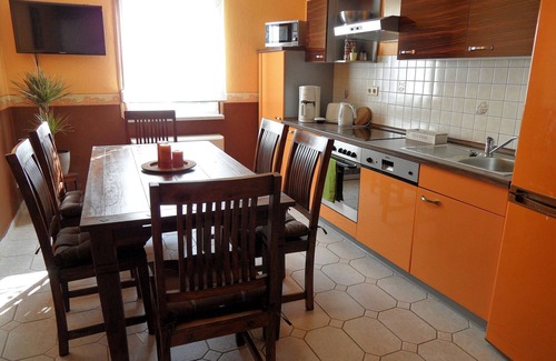 Zahna-Elster Apartment | Apartment-Mobility bath-City view-Ferienwohnung 1