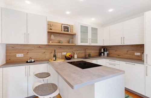 Oberharmersbach Apartment | Apartment 'Moderner Schwarzwaldtraum' with Private Terrace, Shared Garden and Wi-Fi