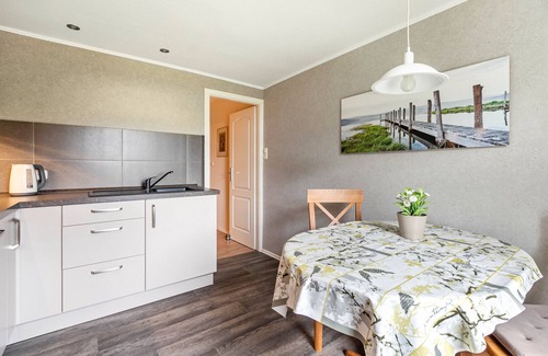 Kronprinzenkoog Apartment | Apartment 'Morgensonne' with Shared Terrace, Shared Garden and Wi-Fi