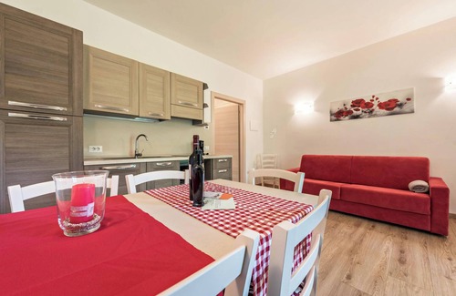 Tremosine Apartment | Apartment "Nonno Bigi Papavero" with Mountain View, Wi-Fi & Garden