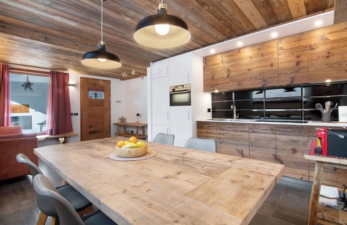 Verceia Apartment | Apartment 'Nadia' with Lake View, Private Terrace and Wi-Fi