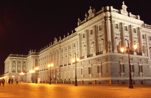 Barrio de La Latina Apartment | Apartment near Plaza Mayor, free wifi, air condition.