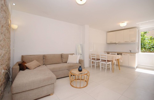 Cove Rogacic Apartment | Apartment Nives (98471-A1) - Vis - island Vis