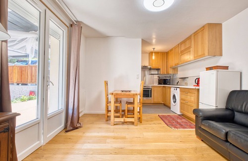 Perigueux Apartment | Apartment "Olympe" – Terrace and Garden, Ideal for Couples or Small Families