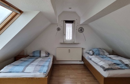 Ober-Morlen Apartment | Apartment OM 3 = Mario - House OM for 1-19 persons, 23km to FFM-Nord