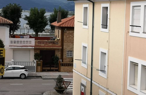 Santona Apartment | Apartment on the Santoña promenade, a few meters from the port and beach. WIFI