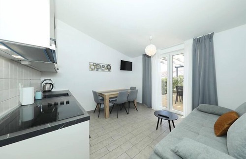 Preko Apartment | Apartment on Ugljan Island by Sandy Beach