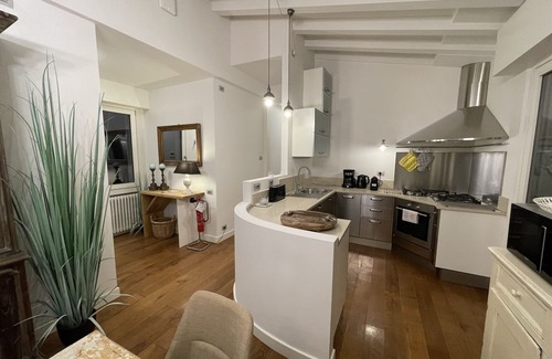 Gardone Riviera Apartment | Apartment overlooking Garda Island