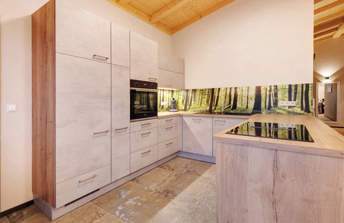 Donaueschingen Apartment | Apartment 'Panorama Suite' with Shared Garden, Balcony and Wi-Fi