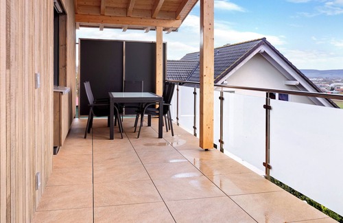 Donaueschingen Apartment | Apartment 'Panorama Suite' with Shared Garden, Balcony and Wi-Fi