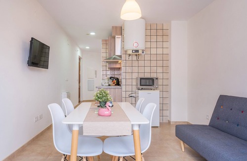 Guadix House | Apartment 'Peñaflor' with Balcony, Wi-Fi and Air Conditioning