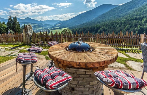 Sorafurcia Apartment | Apartment Piz da Peres - Olang with Mountain View, Pool, Sauna & Wi-Fi