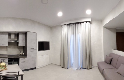 Cornaredo Apartment | Apartment-Private Bathroom