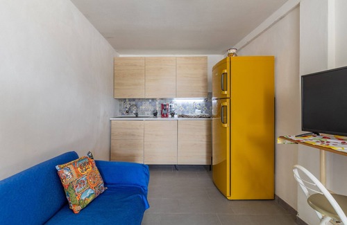 Granelli Apartment | Apartment 'Raggio Di Sole In Oasi Del Mare' with Sea View, Wi-Fi and Air Conditioning