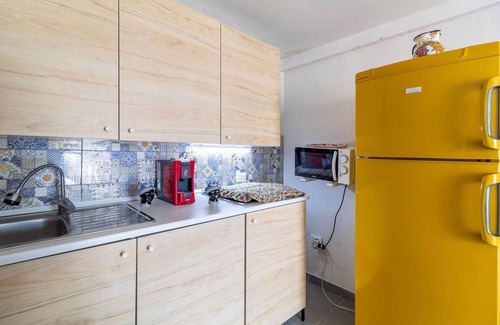 Granelli Apartment | Apartment 'Raggio Di Sole In Oasi Del Mare' with Sea View, Wi-Fi and Air Conditioning