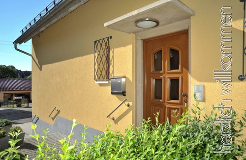 Karlsbad Apartment | Apartment 'Refugium' with Outdoor seating area and Wi-Fi