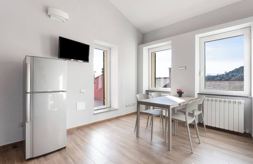 Lavaggiorosso Apartment | Apartment 'Residenza Del Capitano' with Mountain View, Wi-Fi and Air Conditioning