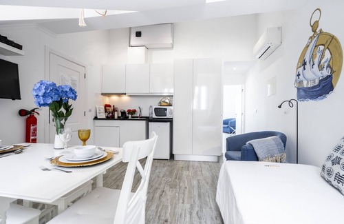 Santa Maria Maior Apartment | Apartment river view, historical center lisbon, castle, alfama,