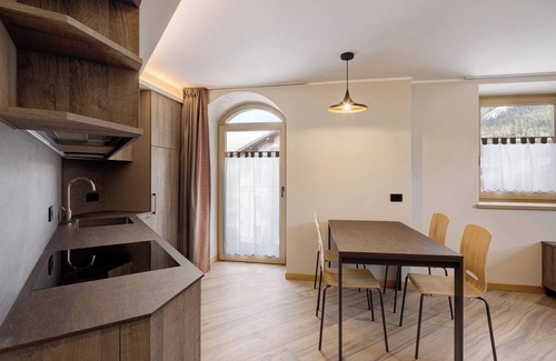 San Rocco Apartment | Apartment 'Rock Mountain Planet Suite House' with Mountain View, Wi-Fi & Balcony