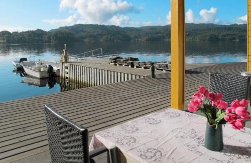 Tysnes Apartment | Apartment Rorbuen by Interhome