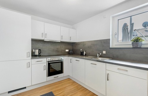 Ludwigshafen Apartment | Apartment 'Seeglück' with Mountain View, Private Terrace and Wi-Fi