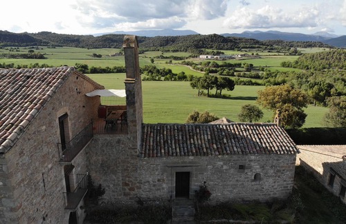 Gargalla House | Apartment 'Sant Grau 2' with Mountain Views, Shared Pool and Wi-Fi