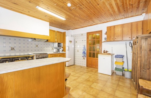 Gargalla House | Apartment 'Sant Grau I' with Mountain Views, Shared Pool and Wi-Fi