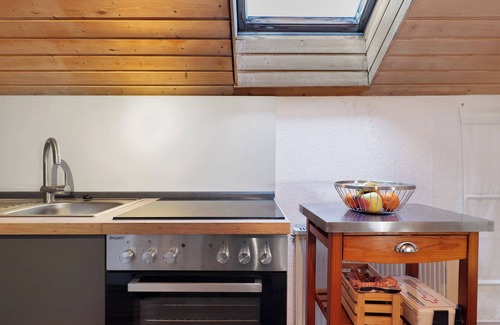 Gemmrigheim Apartment | Apartment 'Schöne Aussicht' with Private Terrace and Wi-Fi