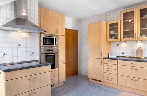 Wellerode Apartment | Apartment 'Schliestädt' with Shared Garden, Balcony and Wi-Fi