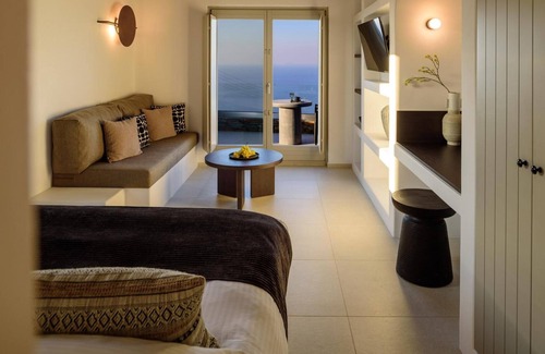 Ano Meria House | Apartment 'Seascape Suite 3' with Sea View, Wi-Fi and Air Conditioning