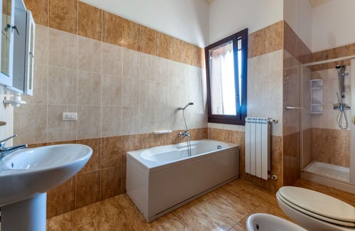 Vernole Apartment | Apartment 'Solebarocco Del Sud - Trilocale' with Balcony and Air Conditioning