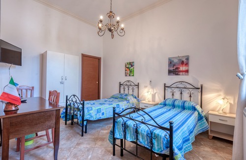 Vernole Apartment | Apartment 'Solebarocco Del Sud - Trilocale' with Balcony and Air Conditioning