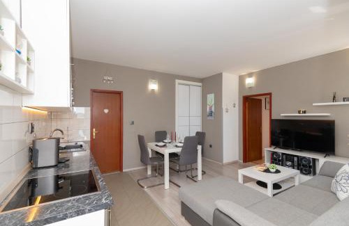 Split Apartment | Apartment Split with parking