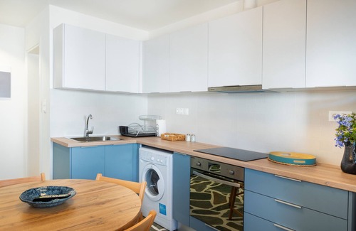 Galissas Apartment | Apartment 'Stella's Studio' with Shared Terrace, Wi-Fi and Air Conditioning