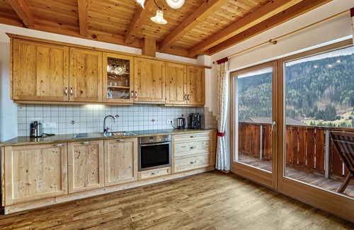 Monguelfo Apartment | Apartment 'Stoffnerhof Apt Edelweiß' with Mountain View, Shared Garden and Wi-Fi