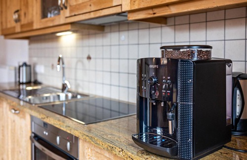 Monguelfo Apartment | Apartment 'Stoffnerhof Apt Edelweiß' with Mountain View, Shared Garden and Wi-Fi