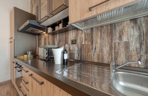 Sant'Isidoro Apartment | Apartment 'Stonehouse Oasis' with Private Terrace, Wi-Fi and Air Conditioning