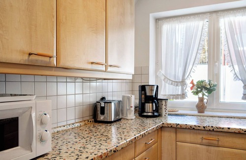 Oberhof Apartment | Apartment 'Tannenblick 7-4' with Mountain View, Shared Garden and Wi-Fi