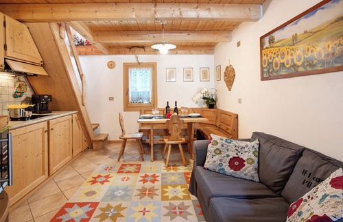 Valdisotto Apartment | Apartment "Taulain Gotrosio" close to Ski Slopes with Open Terrace and Wi-Fi