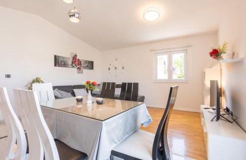 Podstrana Apartment | Apartment Tomo