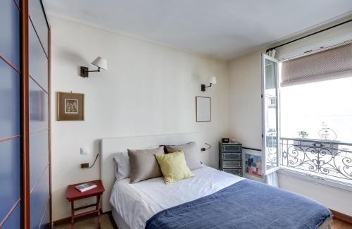 7th Arrondissement Apartment | Apartment Tour Eiffel by Weekome