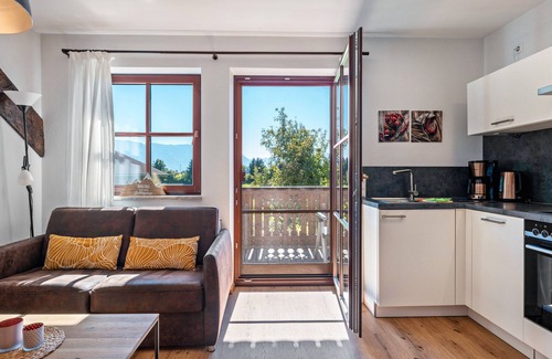 Freilassing Apartment | Apartment 'Untersbergblick' with Mountain View, Balcony and Wi-Fi