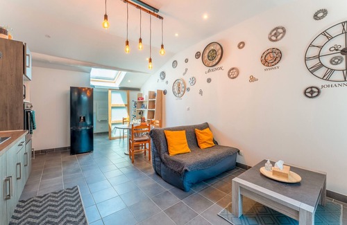Avignon Apartment | Apartment 'Valentin' with Shared Pool, Wi-Fi and Air Conditioning
