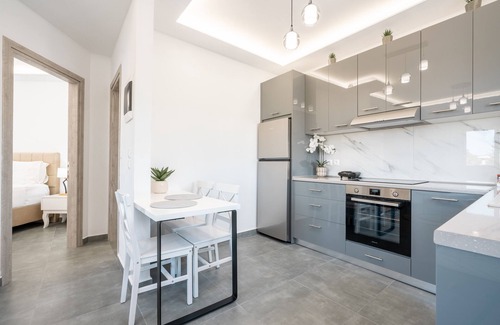 Petaloudes Apartment | Apartment 'Velvet 1' with Mountain View, Wi-Fi and Air Conditioning